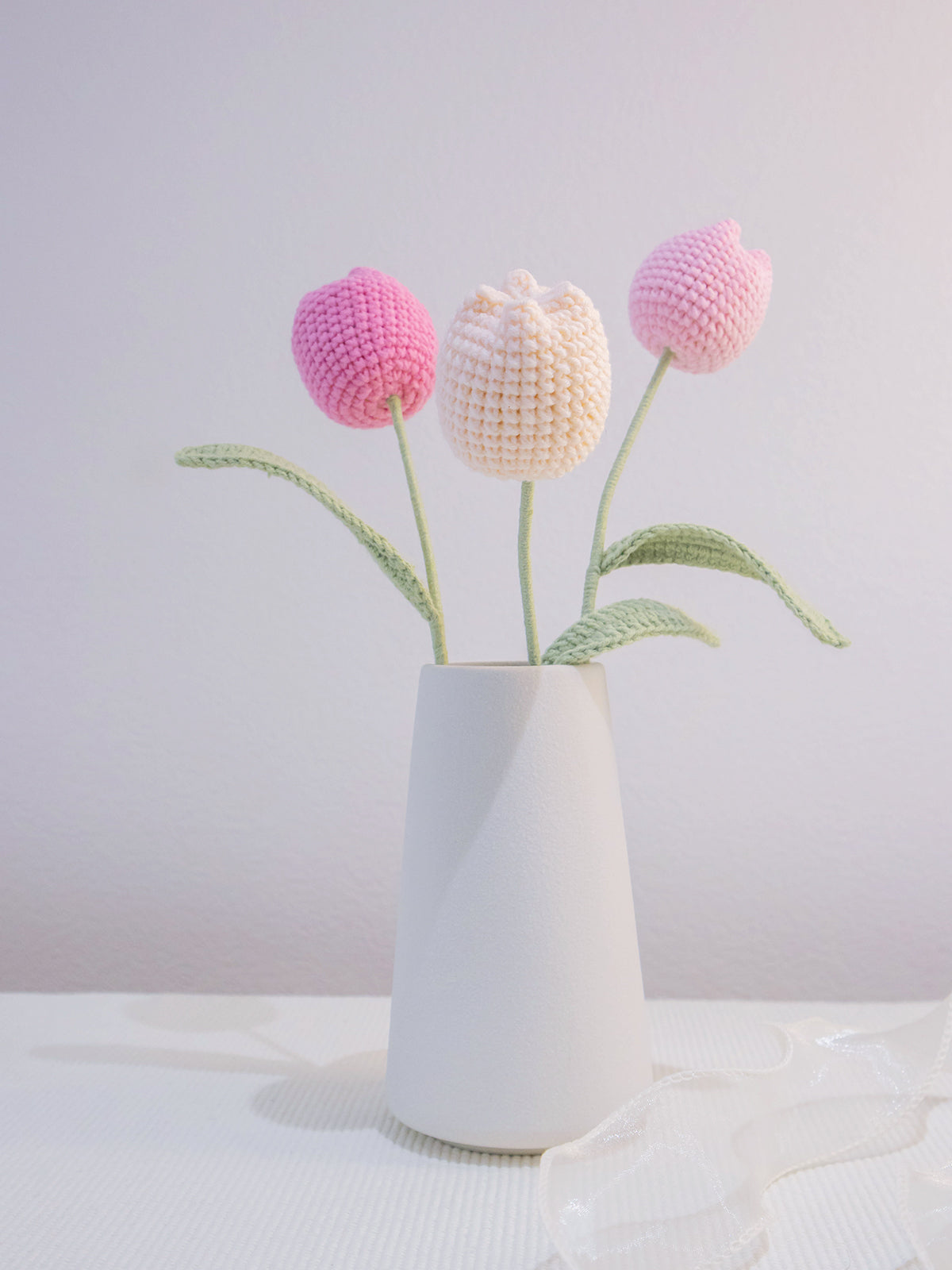 JOMODECOR Handmade Crochet Tulip Flower Bouquet, Knitted Artificial Forever Flowers with Exquisite Wrap, Gift to Girlfriend Mother Women, Perfect for Valentines, Home Decor, Celebration-Pink