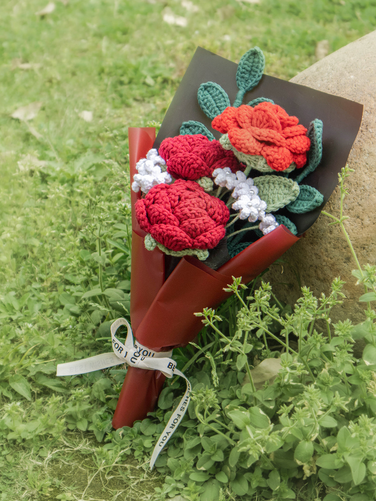 JOMODECOR Handmade Crochet Rose Flower Bouquet, Knitted Artificial Forever Flowers with Exquisite Wrap, Gift to Girlfriend Mom Women, Perfect for Valentines, Home Decor, Celebration (Mixed Flowers)