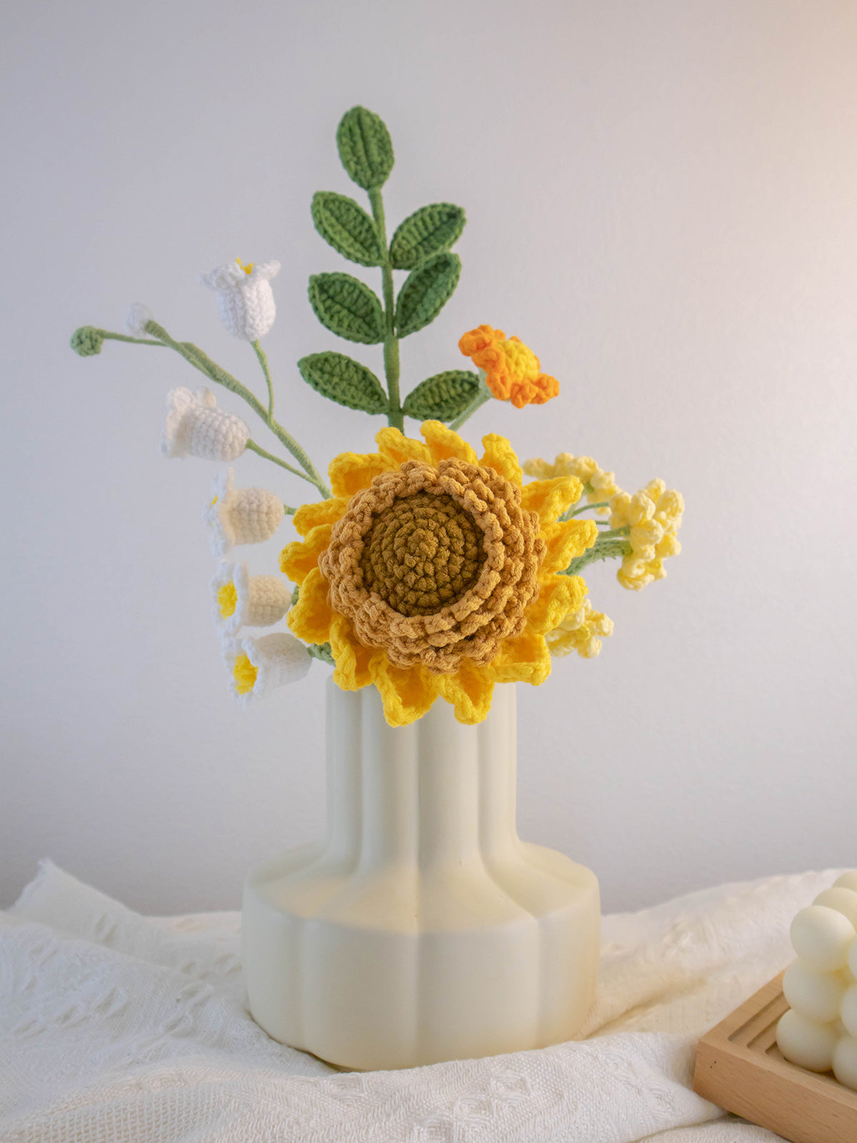 JOMODECOR Handmade Crochet Sunflower Bouquet, Knitted Artificial Forever Flowers with Exquisite Wrap, Gift to Girlfriend Mom Women, Perfect for Valentines, Home Decor, Celebration (Mixed Flowers)